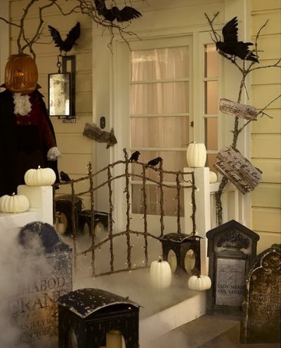 10 Cool and Spooky Ideas for your Front Door Decorations | Kiddipedia